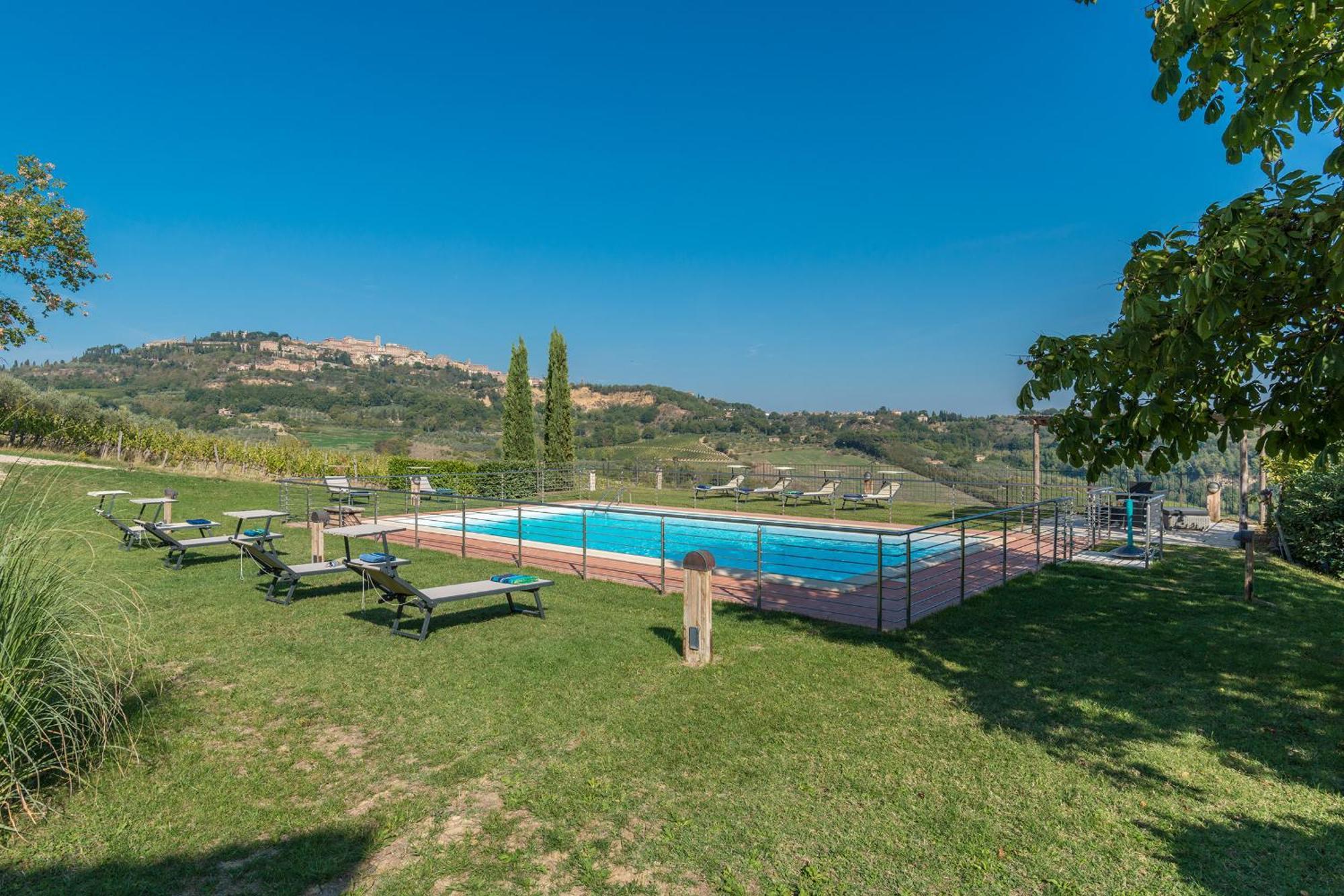 The Grapevine By Manvi Bed and Breakfast Montepulciano Stazione Eksteriør billede